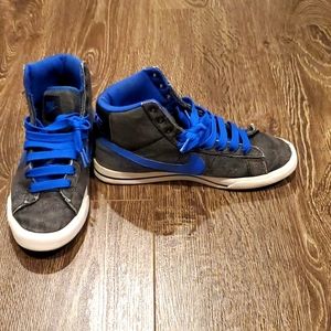 NIKE 💙 Mens Grey and Blue Sneakers 💙